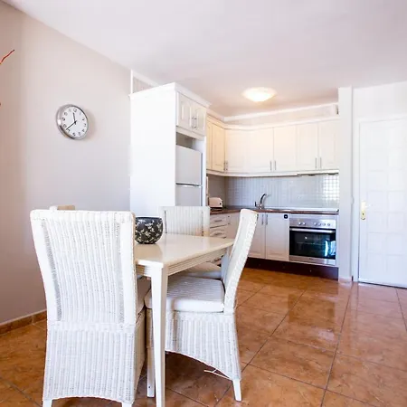 Beautiful Sea View 2 Bedroom Ocean Park Апартаменти