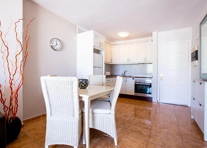 Beautiful Sea View 2 Bedroom Ocean Park Apartament