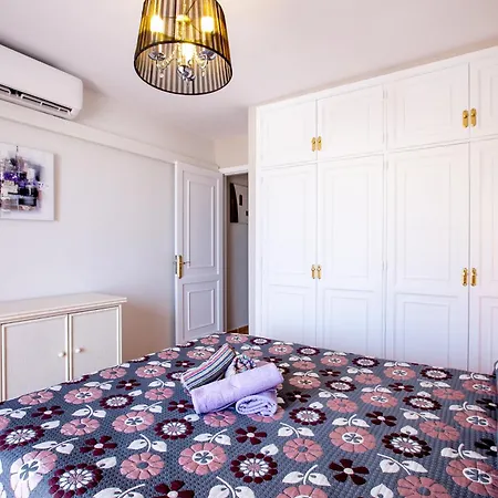 Beautiful Sea View 2 Bedroom Ocean Park Apartment *